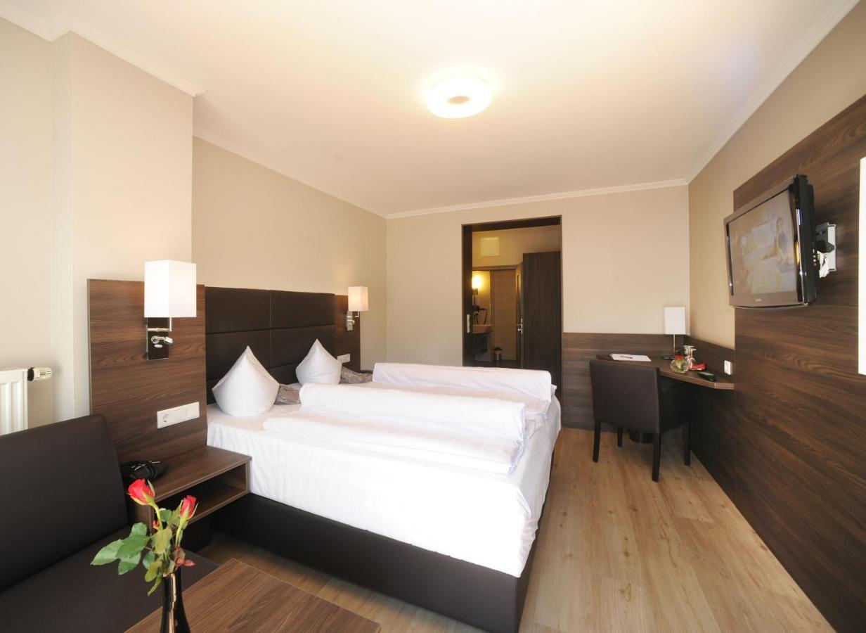 Bernrieder Hof Hotel ภายนอก รูปภาพ